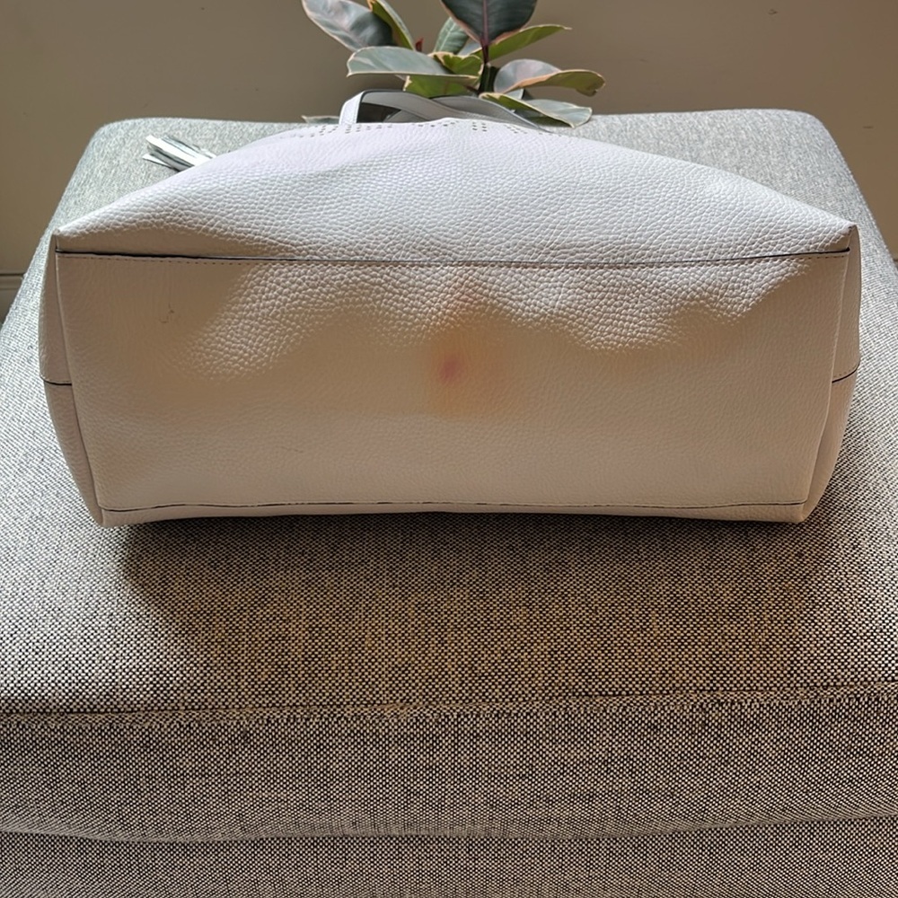 🤍 Victoria Secret White Tote bag 🤍 - Picture 3 of 17